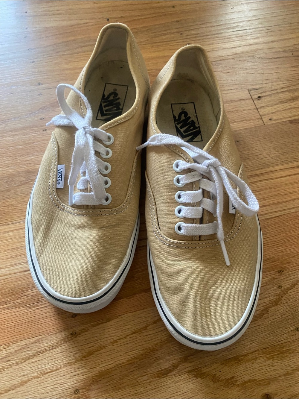 Vans Women's Low-Top Sneakers in Tan Canvas with White Laces women Sz 9